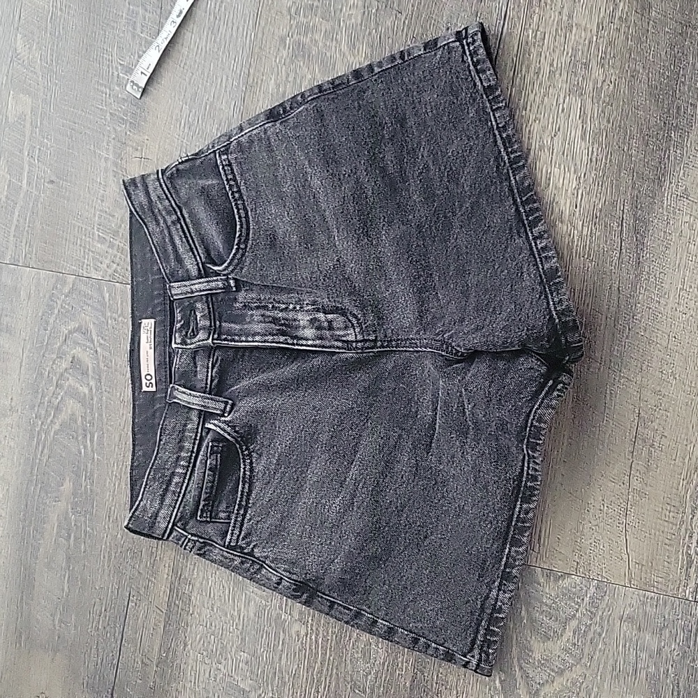 SO Super High Rise 90s Boyfriend Shorts in Black Size 25W